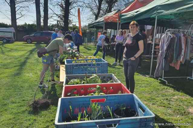 Plantenruilbeurs lokt opnieuw veel volk