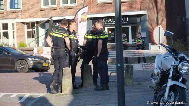 Man belaagd door buurtbewoners omdat hij jongen najaagt met stok