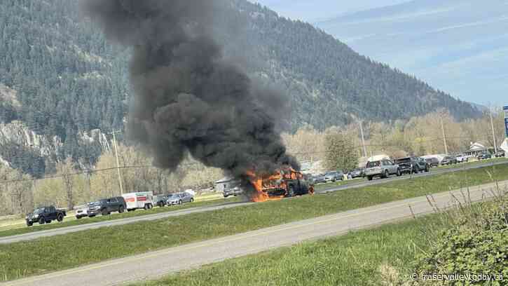 Update: 1 lane open after vehicle fire impacts Highway 1, west of Chilliwack