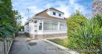 Spacious detached bungalow with private garden on the market