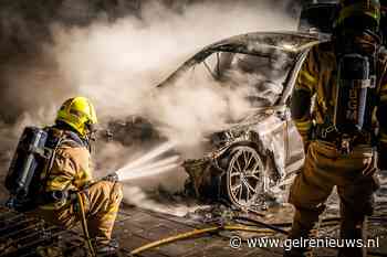 Geparkeerde auto uitgebrand in Arnhem