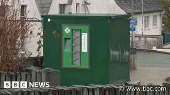 Drug dispensing robot hailed as 'ground-breaking'
