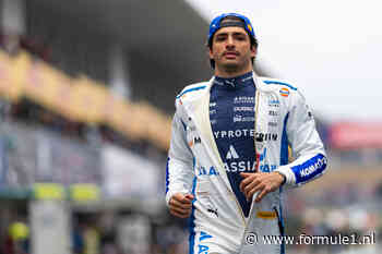 Pech Sainz houdt aan: coureur krijgt boete voor te laat komen volkslied vanwege buikpijn