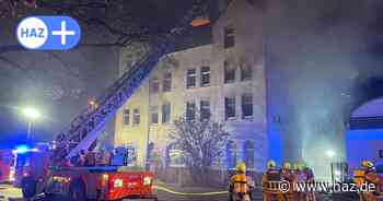 Brand am Tönniesberg in Hannover-Ricklingen:  Feuerwehr löscht mehr als acht Stunden