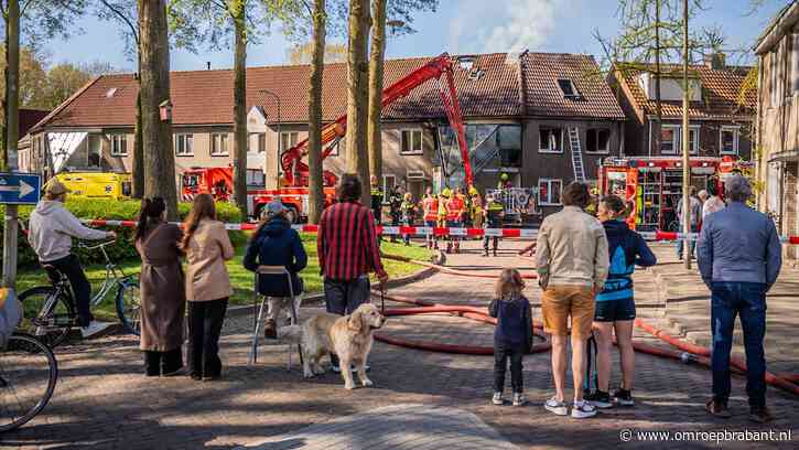 Woning in Tilburg uitgebrand, brandweer onderzoekt of er slachtoffers zijn