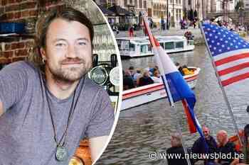 Hier brengen de vele Nederlandse toeristen omzet maar ook ergernis met zich mee: “Ik raad hen aan om snel het ‘pinkje’ te leren”