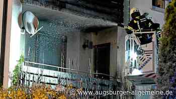 Brennende Thujahecke bedroht Wohnhaus