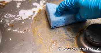 ‘Brilliant’ £1 cleaning hack ‘works like magic’ to remove stubborn kitchen grease