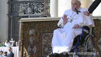 Giubileo degli ammalati, papa Francesco a sorpresa in piazza San Pietro