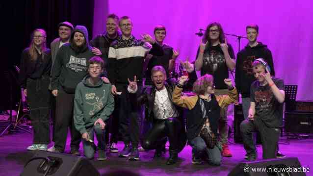 Warre (18) met autisme rockt met Castle Park voor held Helmut Lotti op speciale reünie