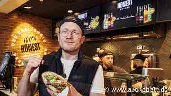 Mega-Andrang und Protest bei Eröffnung von YouTube-Dönerladen