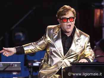 Elton John: "Non potrò più vedere i miei figli". La disperazione dell'icona della musica