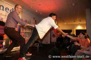 Volker Diefes witzelt  im Bettenhaus Lüke