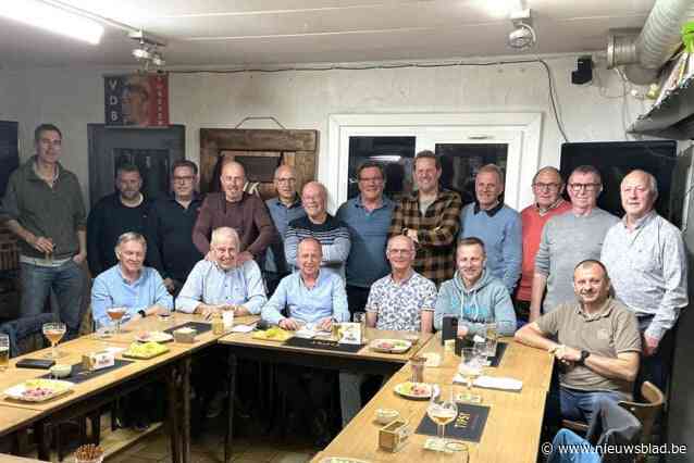 Ex voetballers KWB Spoele blazen verzamelen