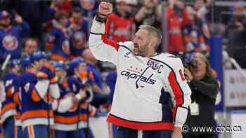 Ovechkin breaks Gretzky's all-time NHL goals record with 895th