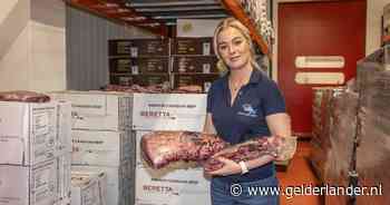 De vleesprij­zen gaan door het dak, vooral rund en kip duurder: ‘Viel bijna van mijn stoel’