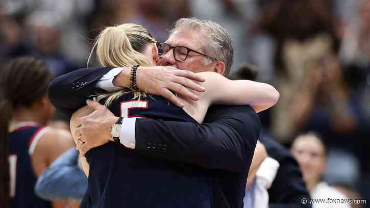 UConn coach Geno Auriemma's 3-word message to Paige Bueckers in emotional embrace after winning championship
