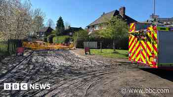 Burst water pipe leaves homes at risk of flooding