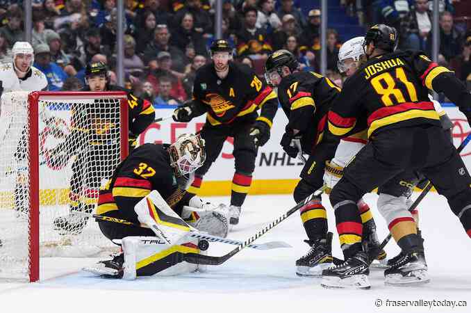 Late goal lifts Vegas Golden Knights to 3-2 victory over Vancouver Canucks
