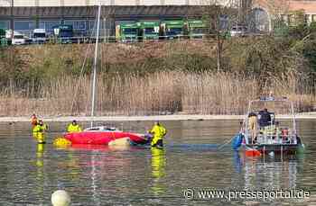 FW Konstanz: Gestrandetes Segelboot