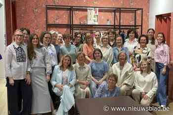 Kledingwinkel Yzer Fashion viert 80ste verjaardag met modeshow en high tea-namiddag: “Ontzettend trots”