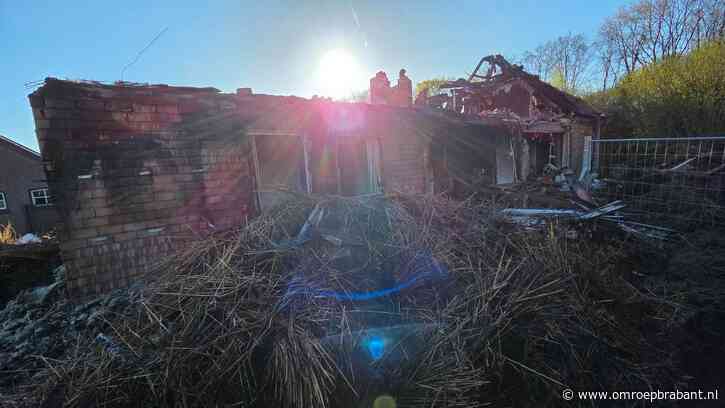 Fried ziet zijn huis opnieuw in vlammen opgaan: 'Ik kom hier terug'