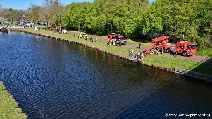 Grote zoekactie met duikteam naar persoon in het kanaal