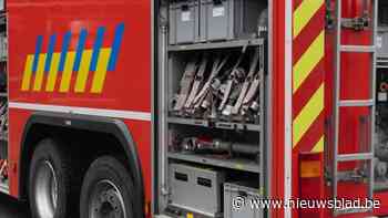 Dak met asbest ontploft na brand in Hamontse schuur
