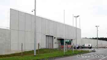 In größter JVA Sachsen-Anhalts: Frau von Häftling starb bei Besuch durch Gewalt gegen den Hals