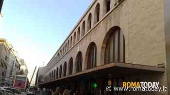 Dramma a Termini: uomo muore fuori dalla stazione, inutile il tentativo di rianimarlo