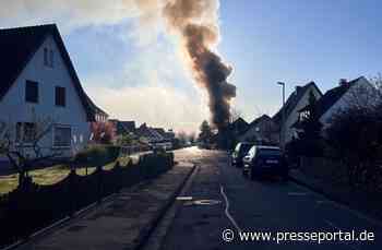FW Minden: Ausgedehnter Wohnhausbrand in Minden-Dankersen, eine Person verstorben