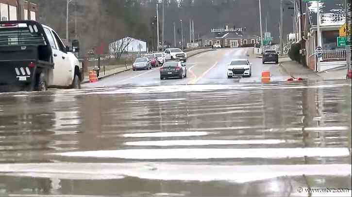 Swollen rivers flood towns in US South after dayslong deluge of rain
