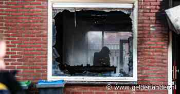 Jakub (39) hoort de rookmelder bij zijn buurman afgaan en weet direct dat het foute boel is