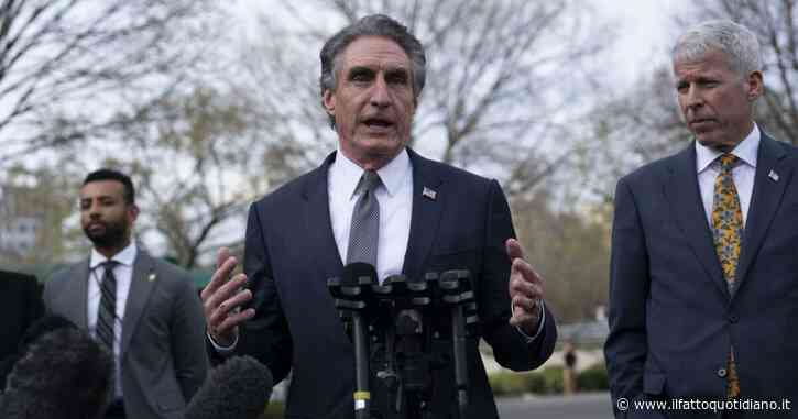 Ministro di Trump ordina allo staff politico di cucinare biscotti in ufficio. “Gli piacciono appena sfornati”