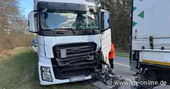 Unfall auf der B205 zwischen Rickling und Neumünster: Lkw kollidiert
