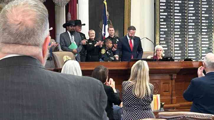 Burrows, House honor swearing in of 'DJ' Daniel at Texas Capitol