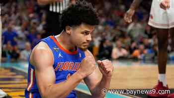 Florida wins its third national title, rallying for 65-63 victory