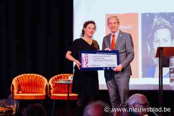 Dichteres Ester Naomi Perquin wint Paul Snoek Poëzieprijs