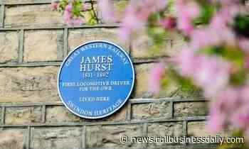 Transport Secretary unveils blue plaque for Great Western Railway pioneer