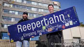Hamburger mit emotionaler Geschichte gewinnt Reeperbahn-Schild