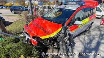 Vier Verletzte nach Unfall mit Notarztwagen