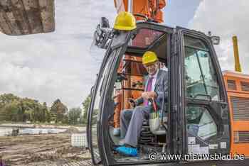 Ook op zijn begrafenis blijft Willy Naessens gul: “Boterham met gehakt of préparé voor alle aanwezigen”