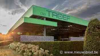 Inbrekers roven elektromateriaal uit negen bestelwagens van De Troef