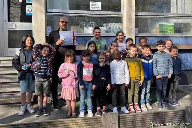 Filmvertoning met chips en drankjes levert basisschool 700 euro op voor goed doel