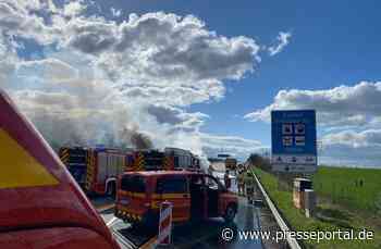 FW Dresden: LKW-Brand auf der A4 - beide Fahrtrichtungen voll gesperrt