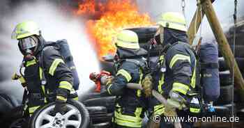 Trappenkamp: Werkstatt und Reifenlager in Flammen