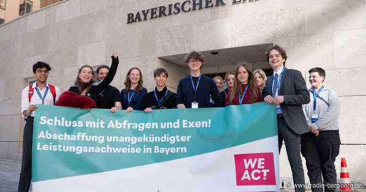 Fast 55.000 Unterschriften gegen Exen in Schulen übergeben