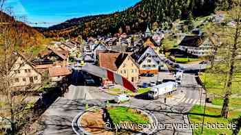 Durch Calmbach und Höfen: So spektakulär ist der Transport des ersten Rotorblatts