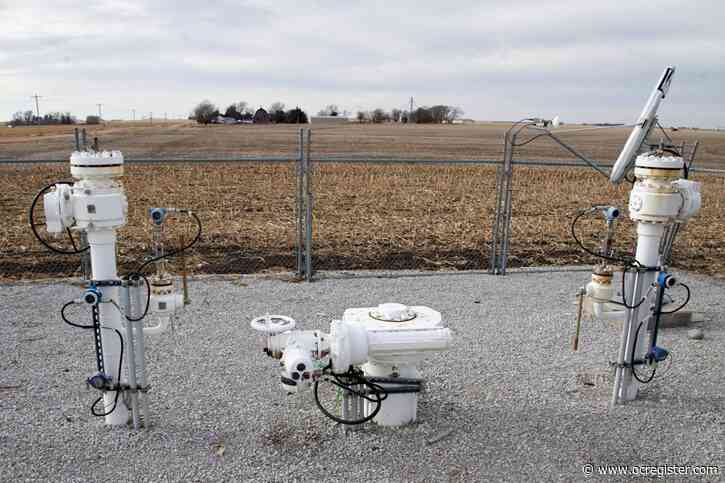 Keystone oil pipeline shut down after a rupture in rural North Dakota