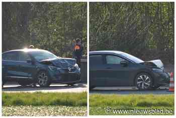 Kilometerslange file op E403 richting Brugge na botsing tussen drie auto’s